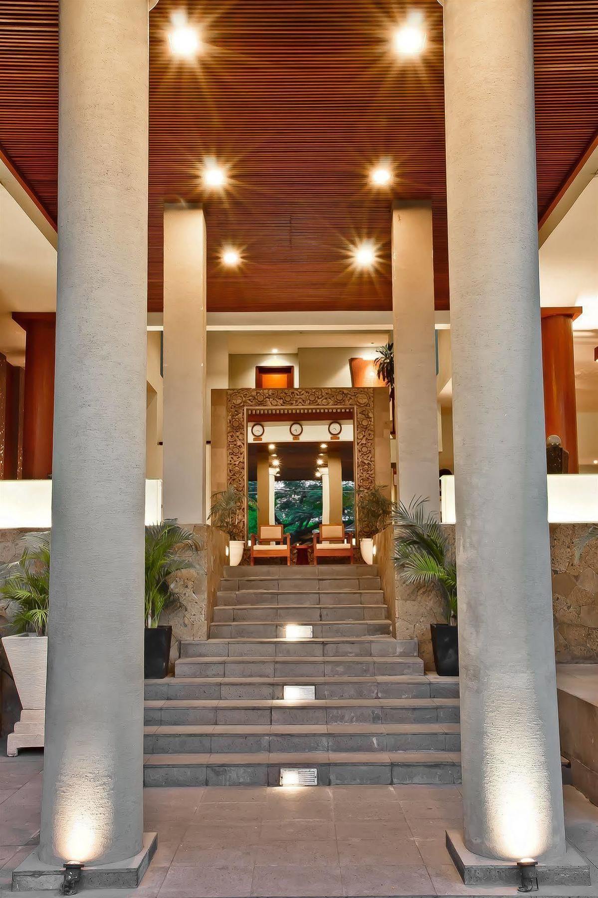The Rani Hotel & Spa Kuta Lombok Exterior foto